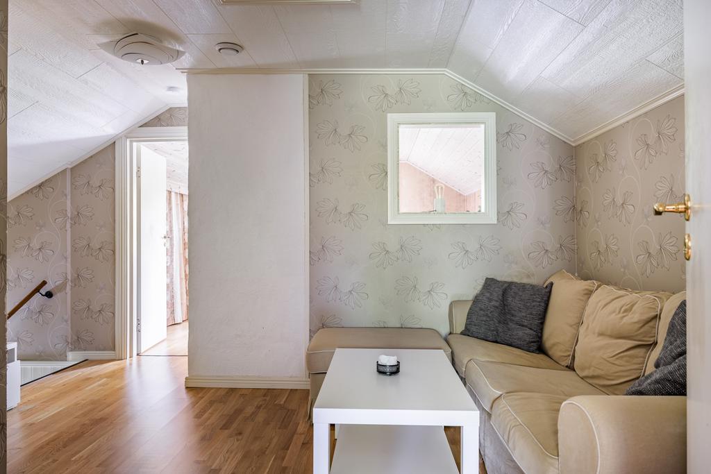 Över plan med möblerbar hall/ allrum