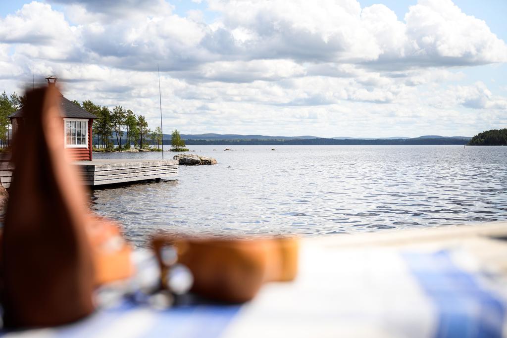 Utsikten från sittplatsen på bryggan