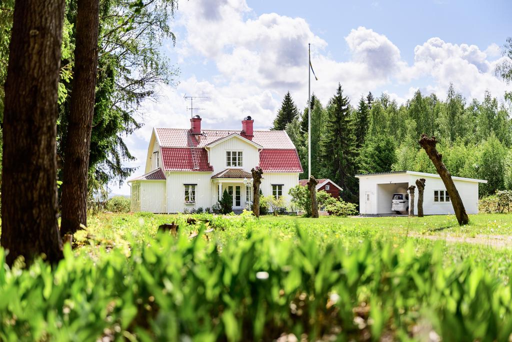 Hinsnoret 85. Fristående carport med vidbyggt förråd