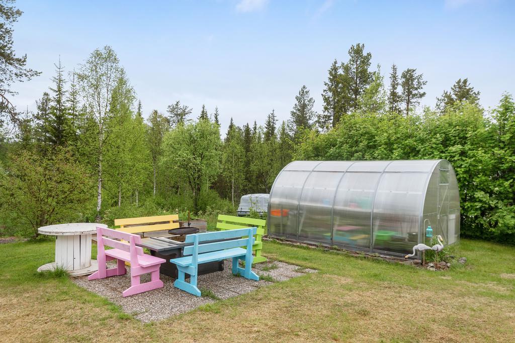 Växthus och grillplats