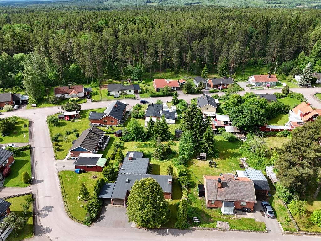 Här i Mellsta bor man nära natur med bla motionsslingor och promenadstråk.