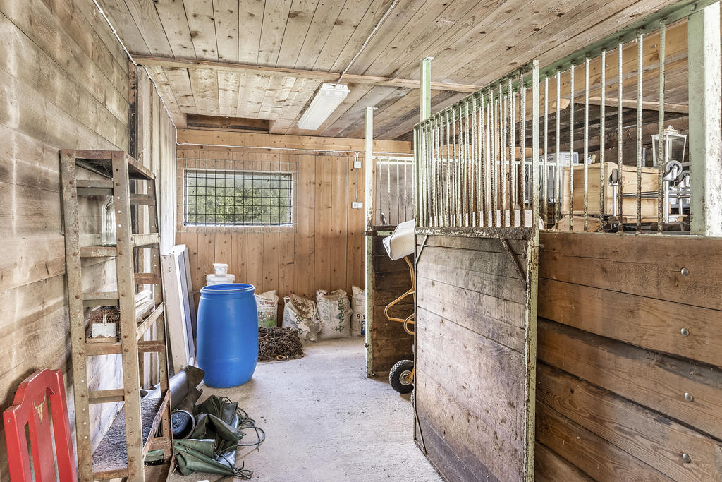 Stall med två boxplatser 