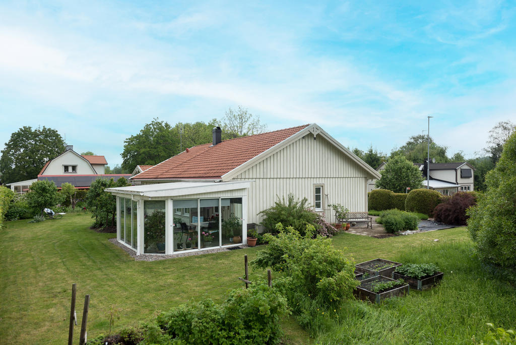 Baksida. 