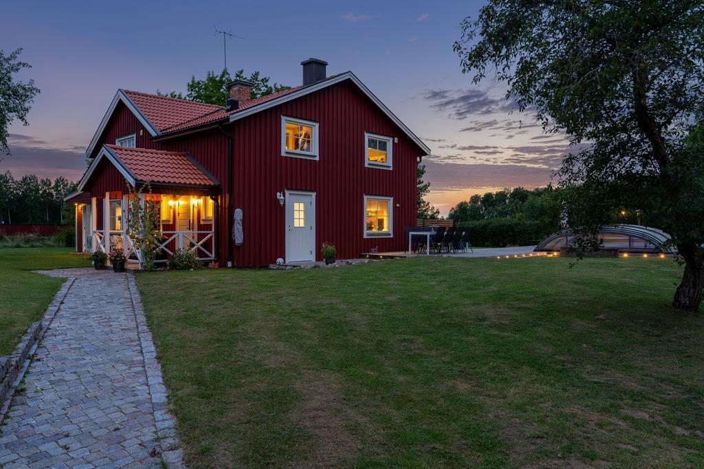 Stensatt gång till huset