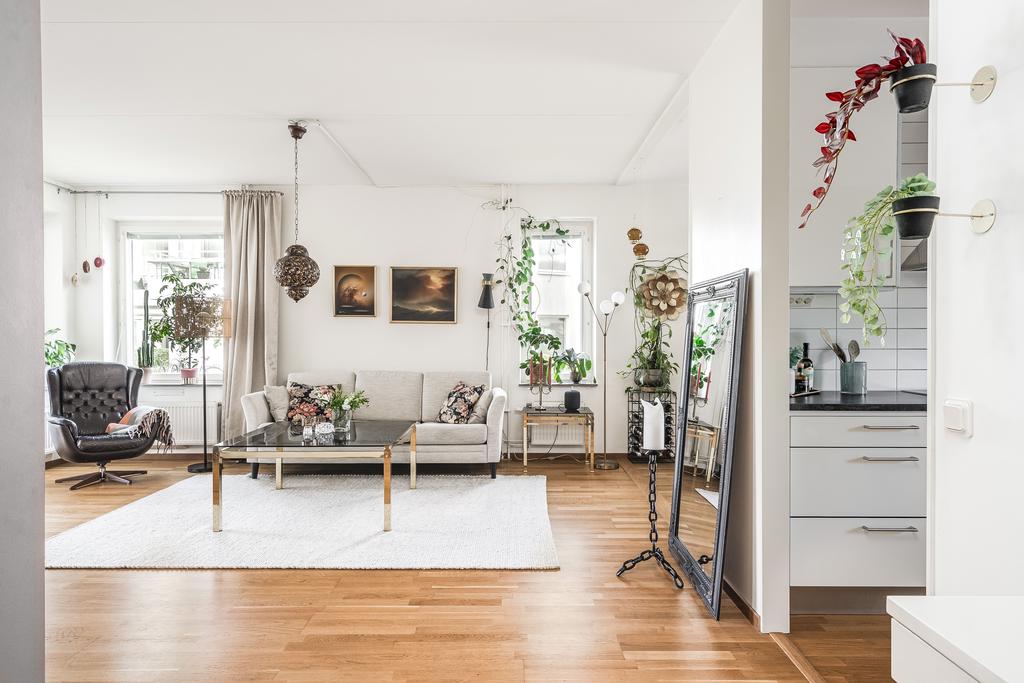 Härligt ljusflöde i vardagsrum
