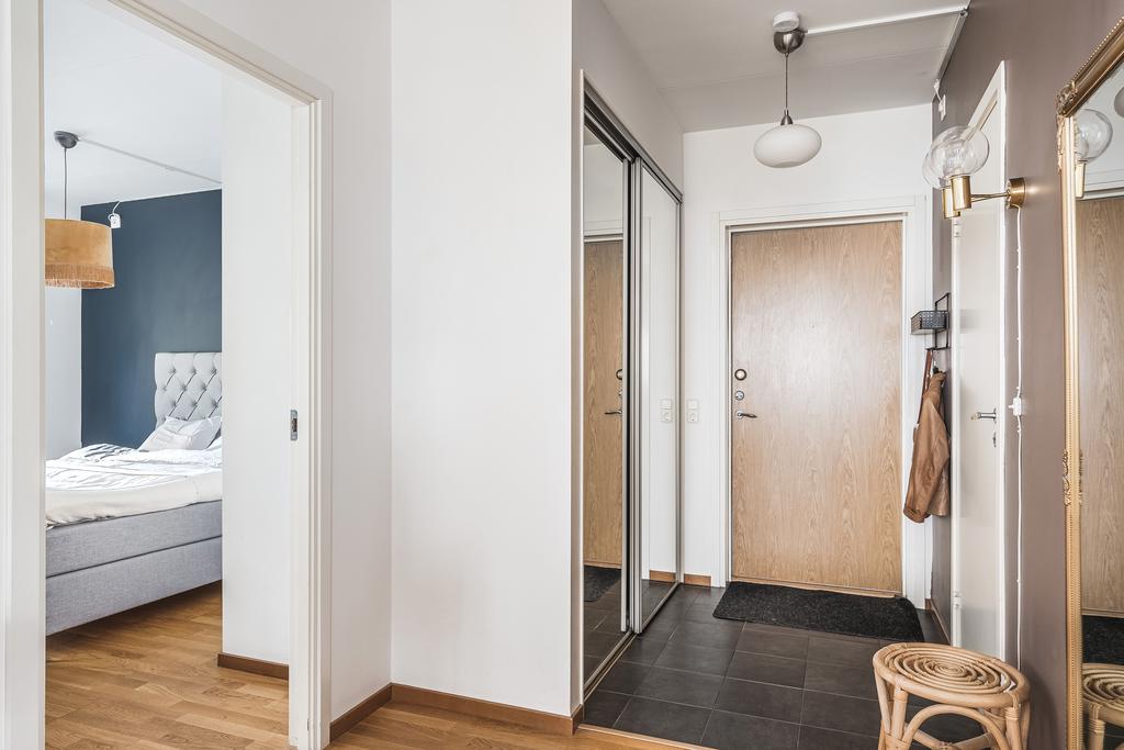Gott om förvaring i entréhall