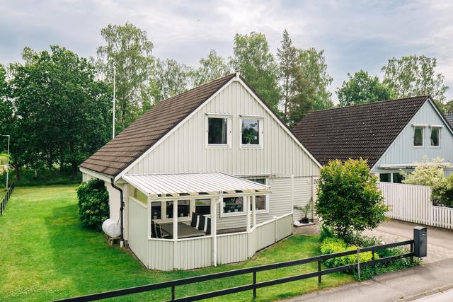 Välkommen till mysiga Klövervägen 20!