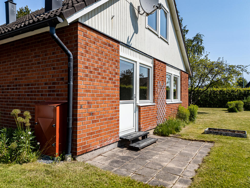 Liten stenbelagd uteplats