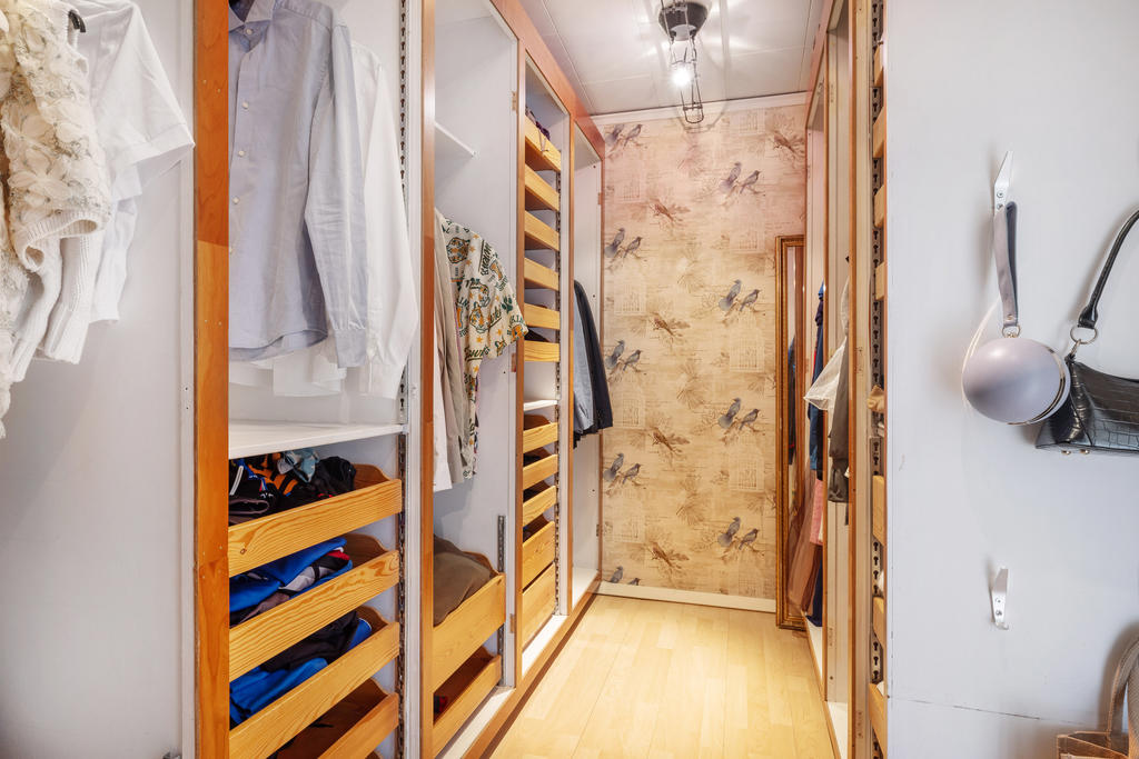 Klädkammare i sovrum 1
