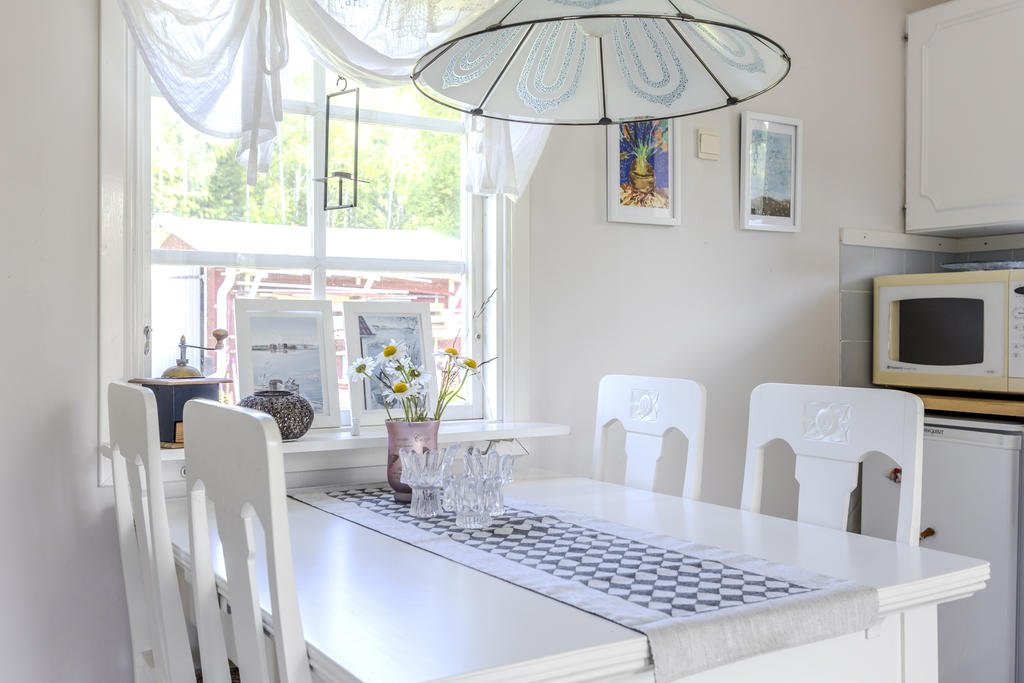 Plats för matbord intill köket