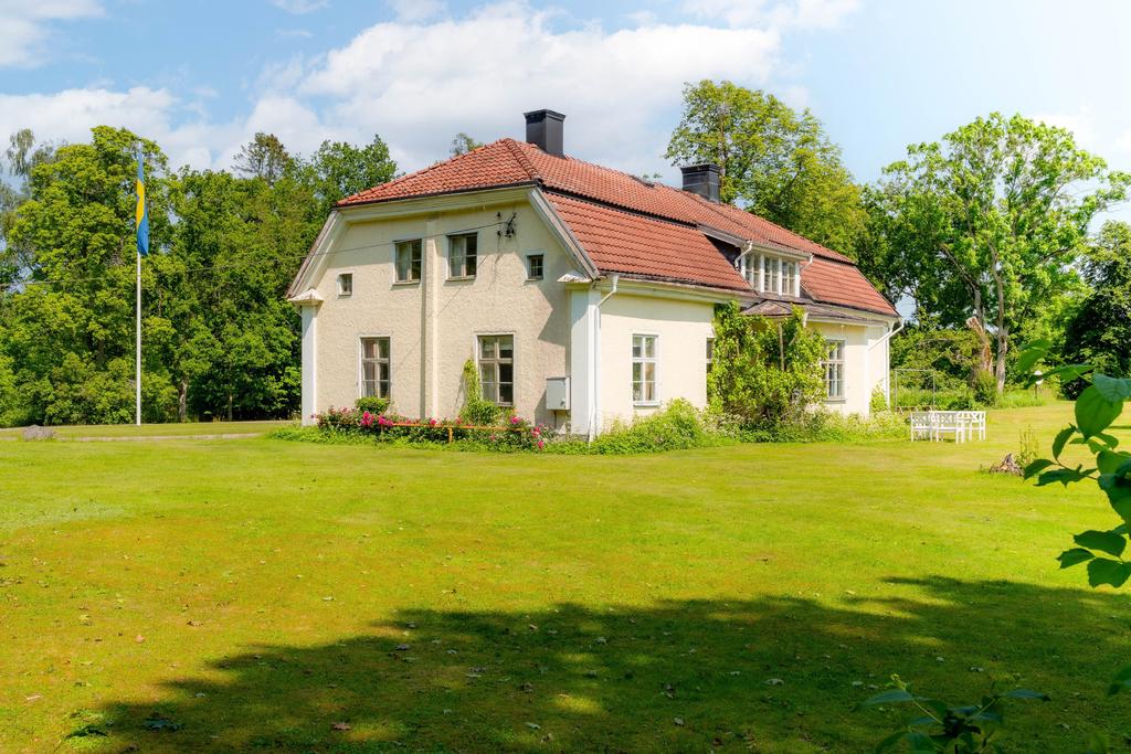 Tomten bjuder på öppna ytor