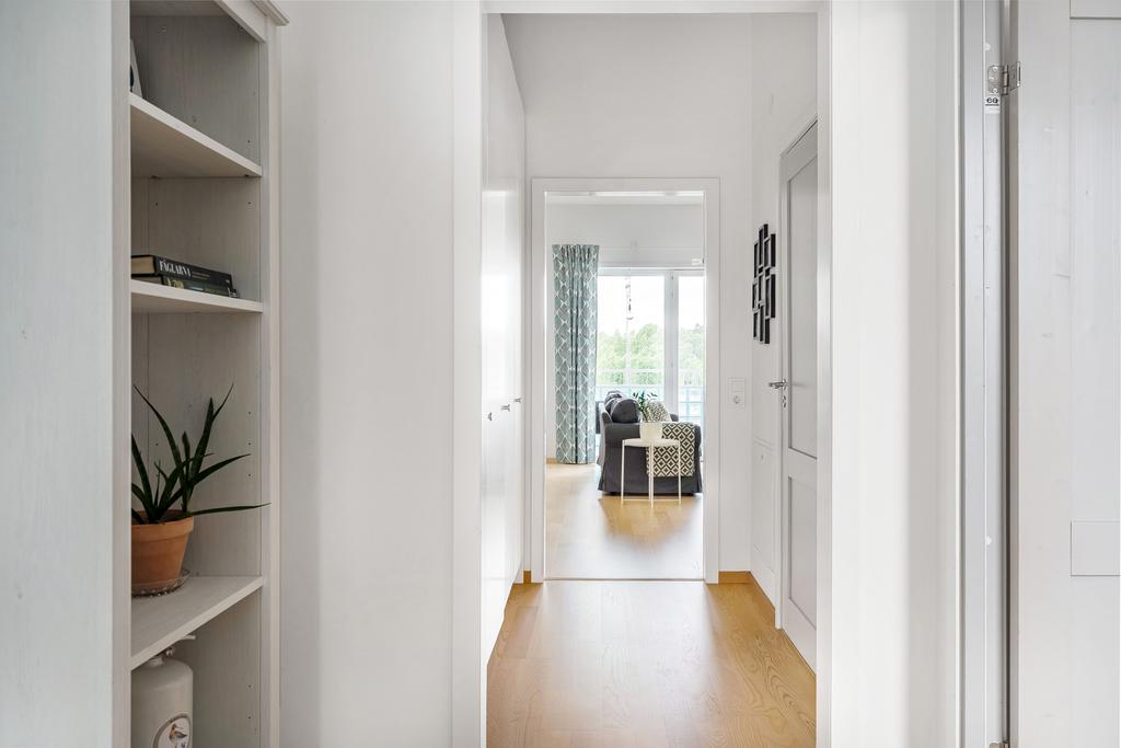 Inre hall mot vardagsrum