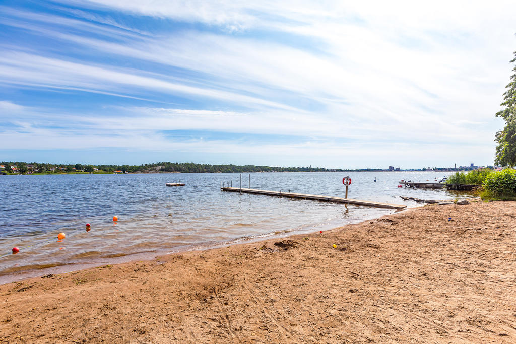 Breviksbadet cirka 150 meter från  bostaden