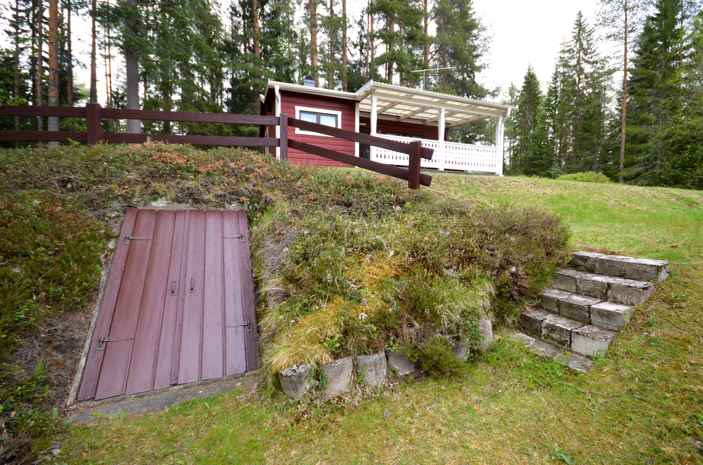 Jordkällare och stugan