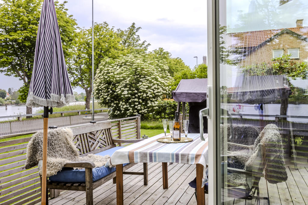 Uteplats i anslutning till matplatsen