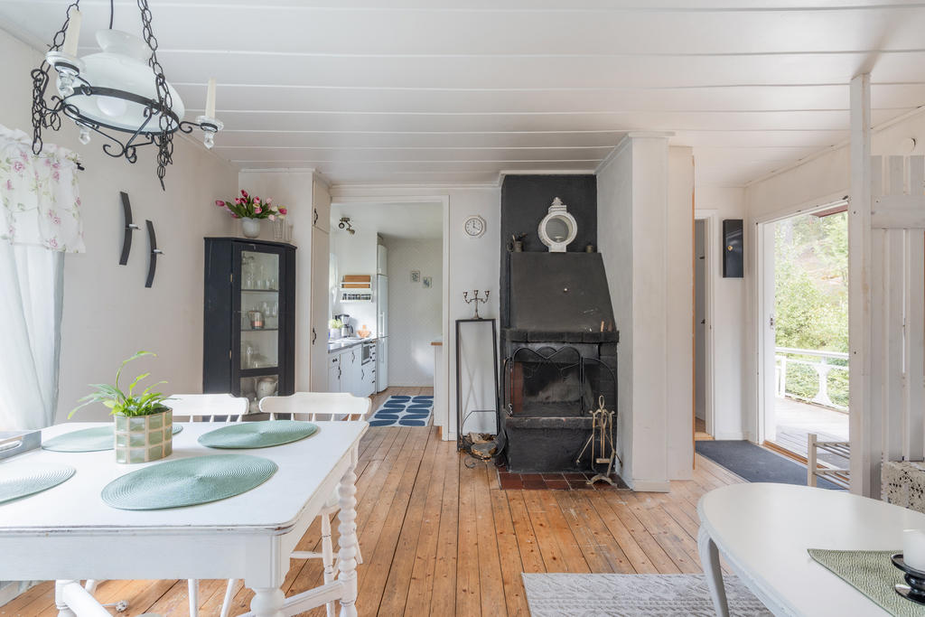 Allrum mot kök och entré