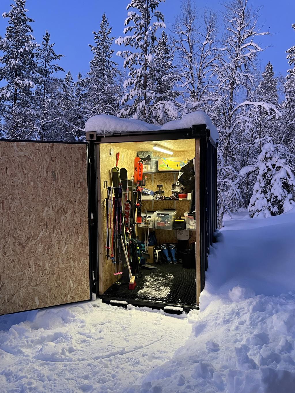 Säljarens egna bild på förrådscontainer