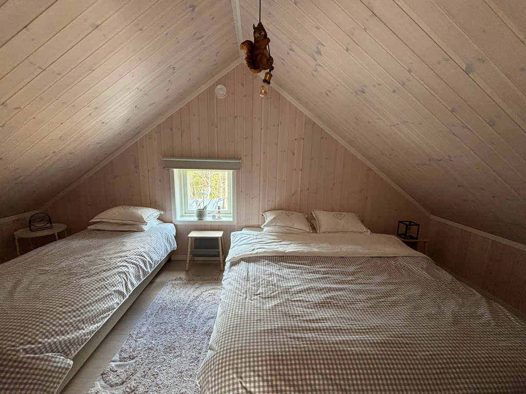 Sovrum på loftet med fler bäddplatser