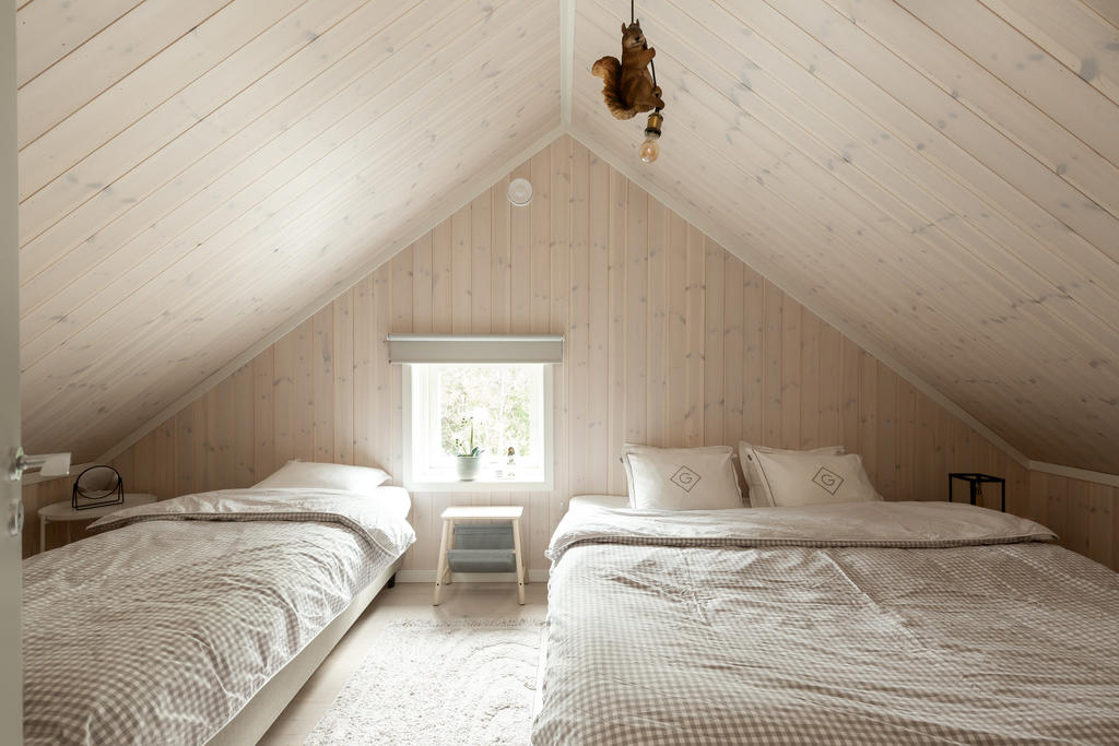 Sovrum på loftet med fler bäddplatser