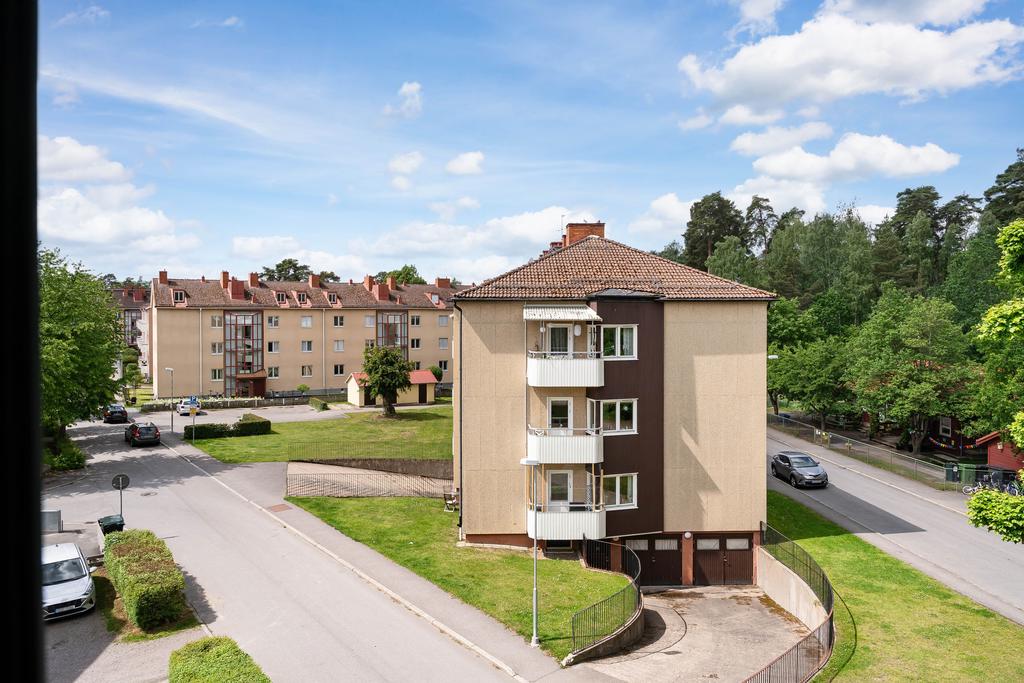 Trivsam utblick från fönster