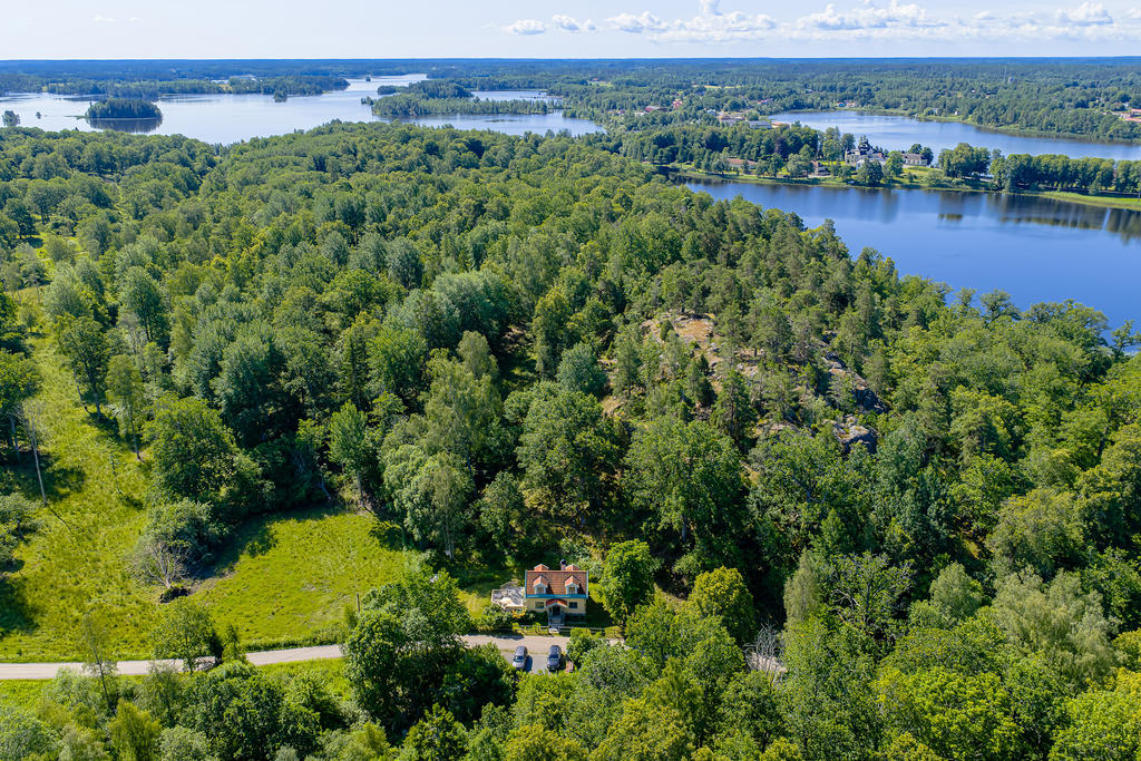 Båvennära omgivet av ljuvlig Sörmländsk natur