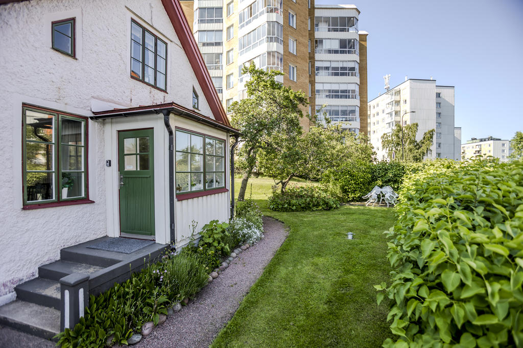 Charmiga Kvarnstugan utanför