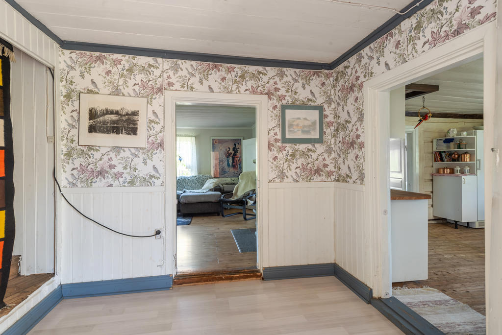 Hall, mot vardagsrum