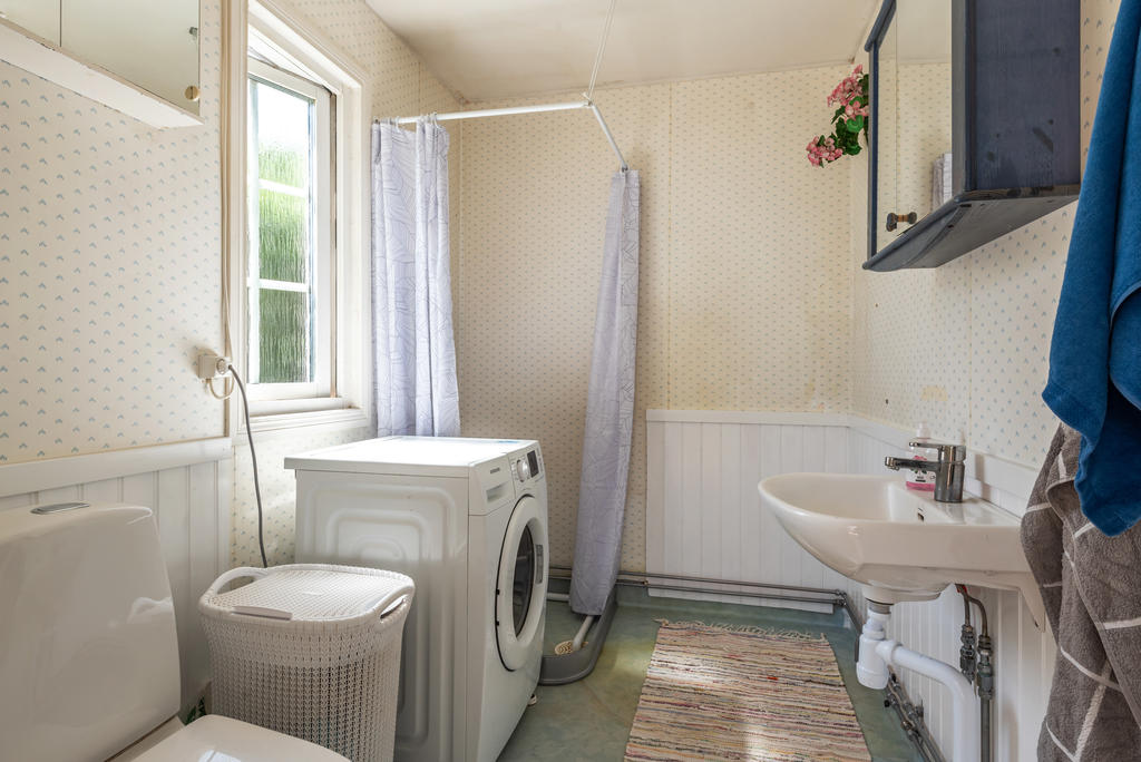 Duschrum/tvättstuga med wc