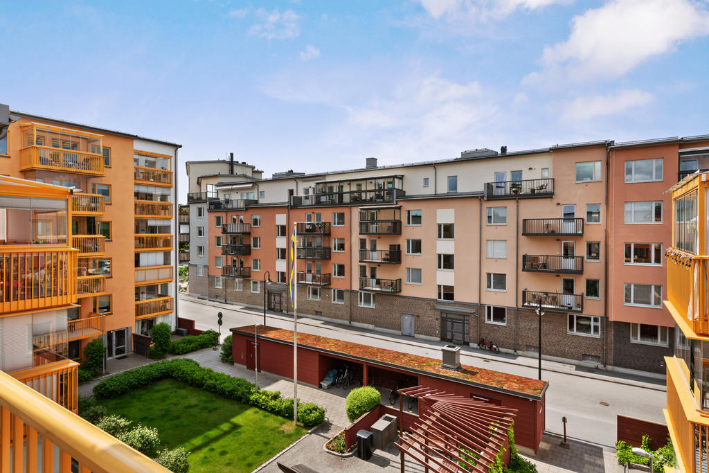 Utsikt från balkongen mot innergården