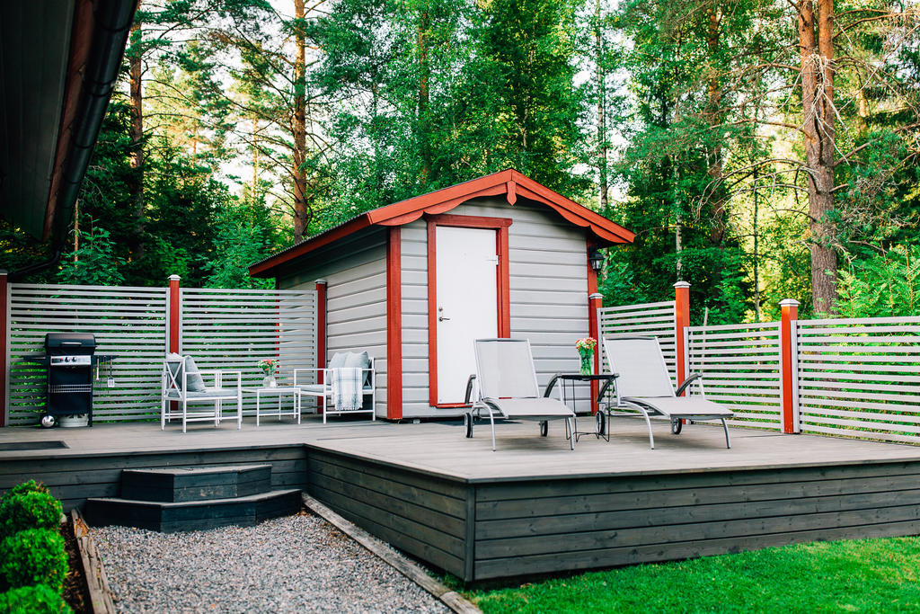 Lillstuga med plats för dubbelsäng, WC och trinettkök (ej i drift)