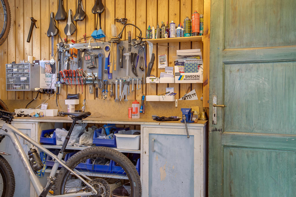 Cykelverkstad i huvudbyggnaden