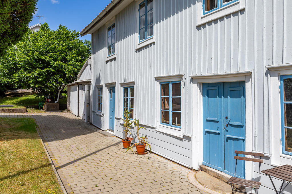 Gårdshuset visar ett genomgående mycket gott skick