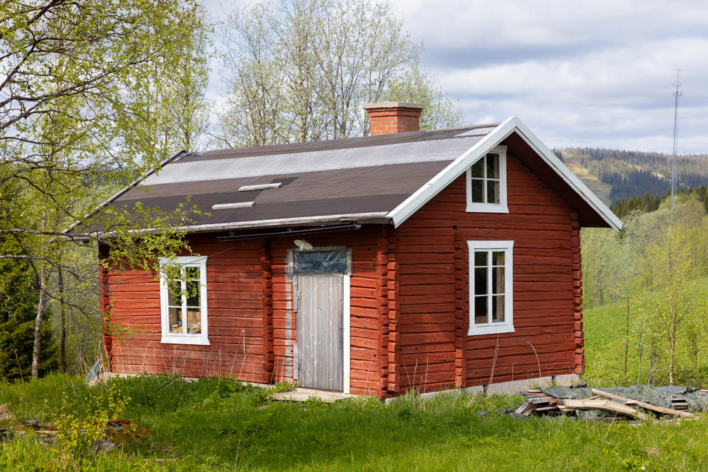 Påbörjad bastu med spaadel. 