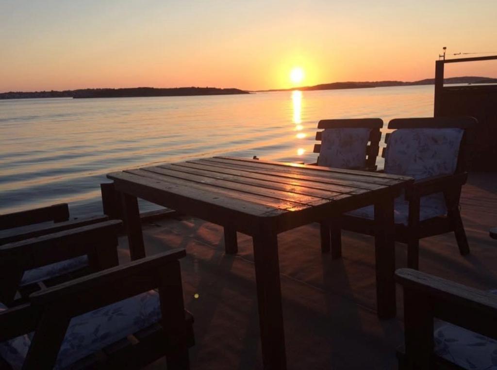Solnedgången i väst.