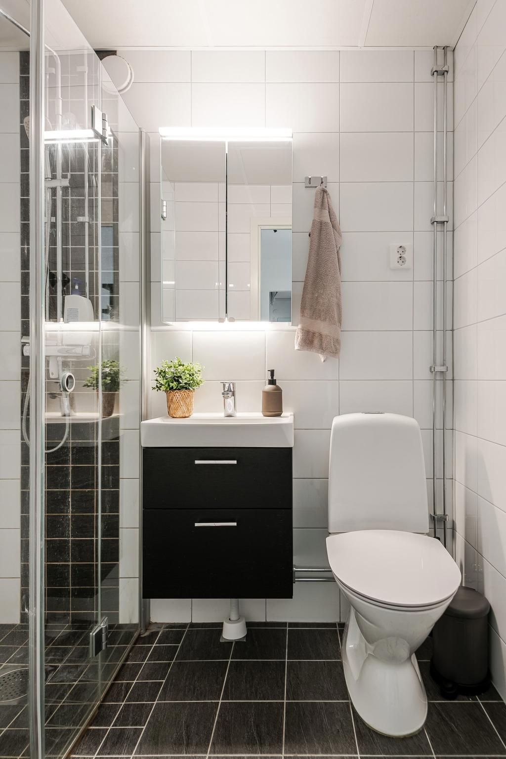 Renoverad WC från stambyte i föreningen 2021. 