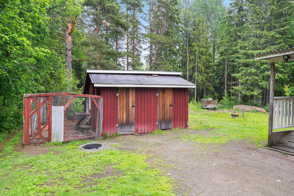 Trädgårdsbod samt hönshus
