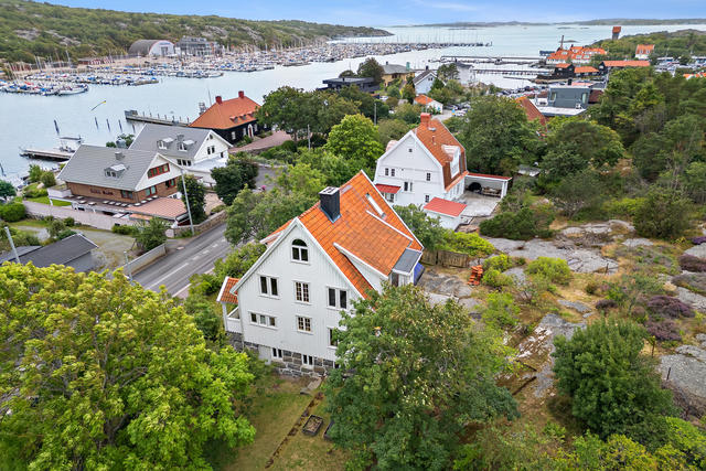 Med havsnära läge finns denna idyll som har satt sin patina sedan 1917.