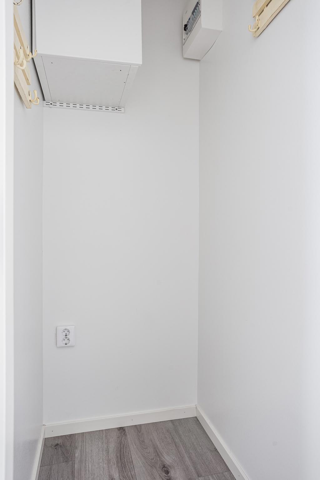 Förråd med förvaringsmöjligheter 