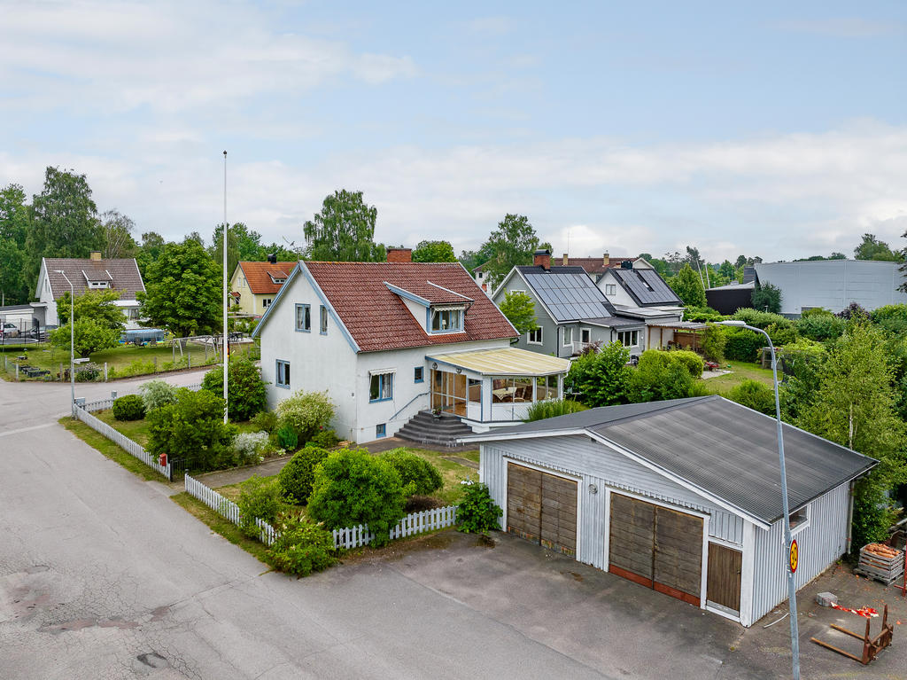 Centralt läge i Trekanten med gångavstånd till skola och livsmedelsbutik