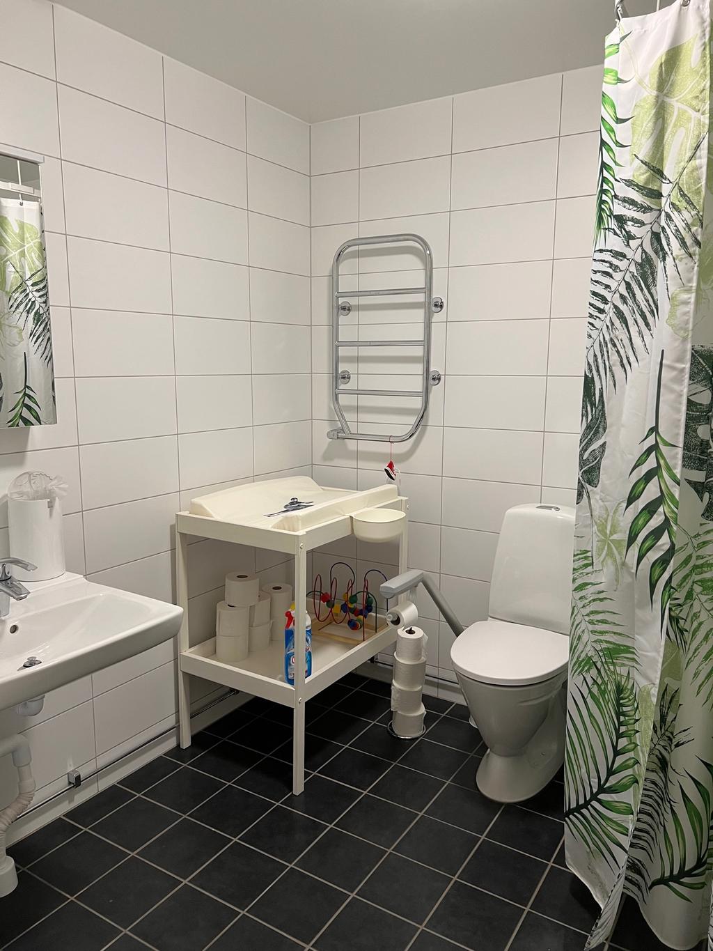 Bilder från gästlägenhet och bastu/relax