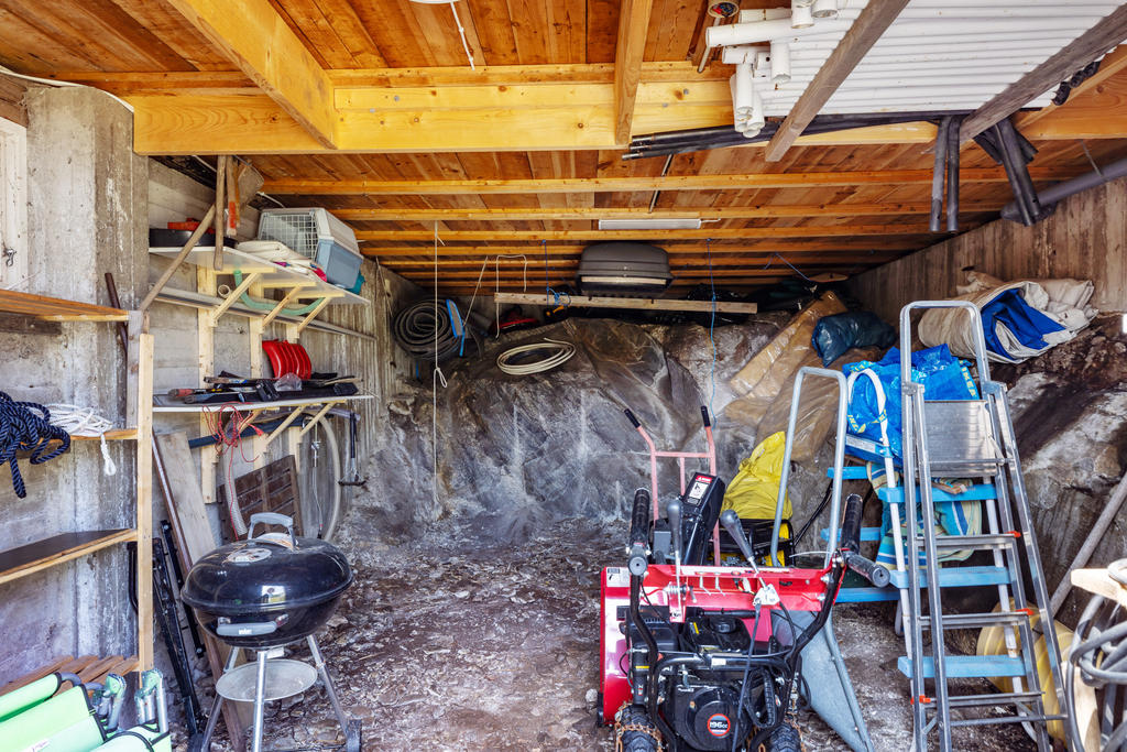Garage/förråd gäststuga