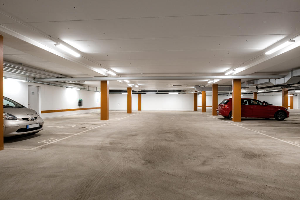 Längst ner i huset ligger ett varmgarage 