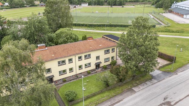 Belägen vid grönytor och sport anläggningar