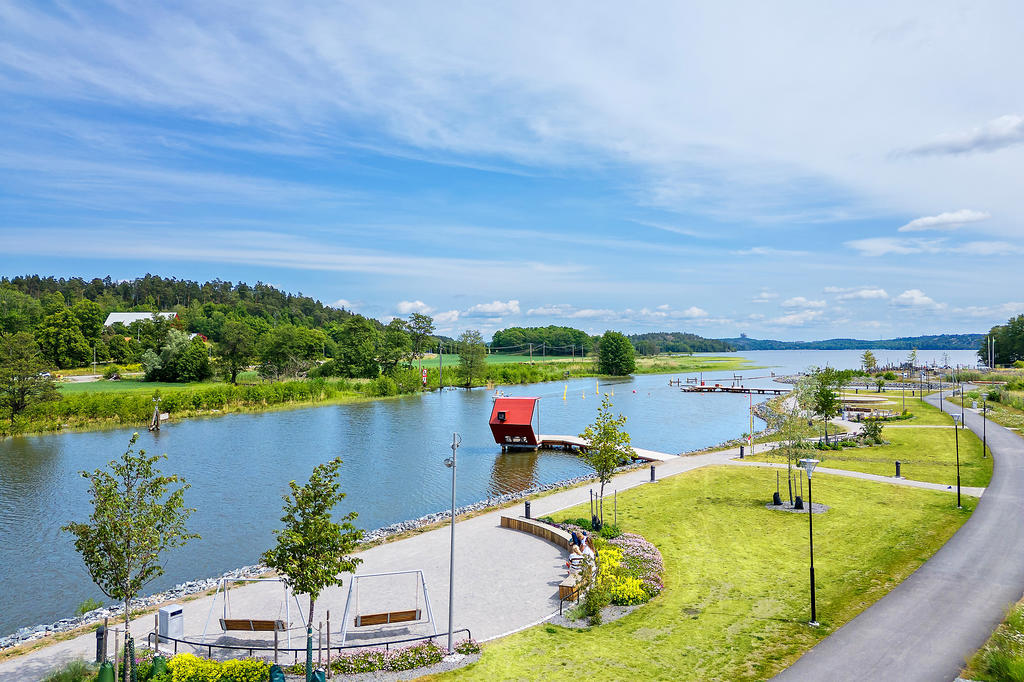 Strandpromenaden i Ekerö centrum