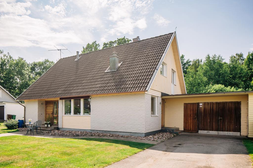 Praktisk vidbyggt garage