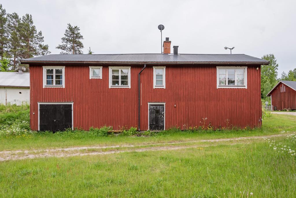 Baksida huvudbyggnad