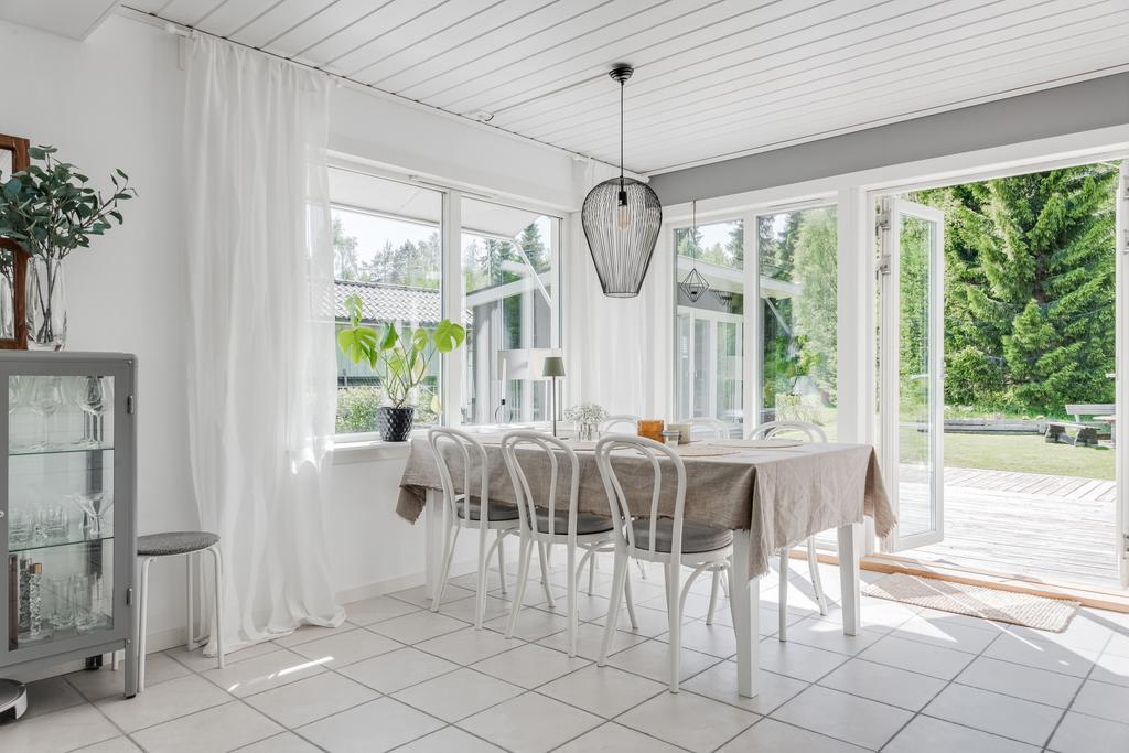 Plats för många middagsgäster