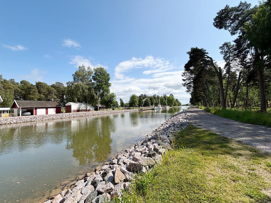 Fina Göta kanal som inte ligger långt bort!
