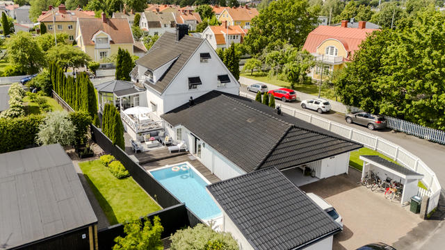 Varmt välkommen till 1:A Villagatan 8