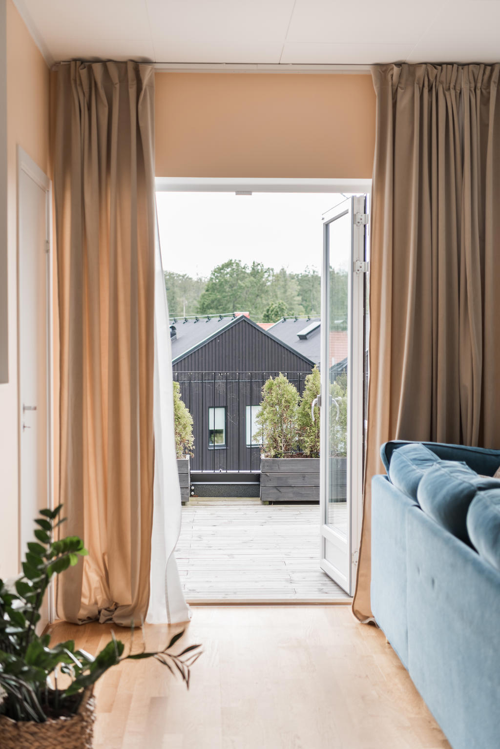 Allrum med utgång till takterass (våning 3)